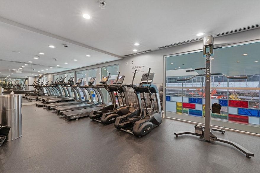 2205 111 W Georgia Street