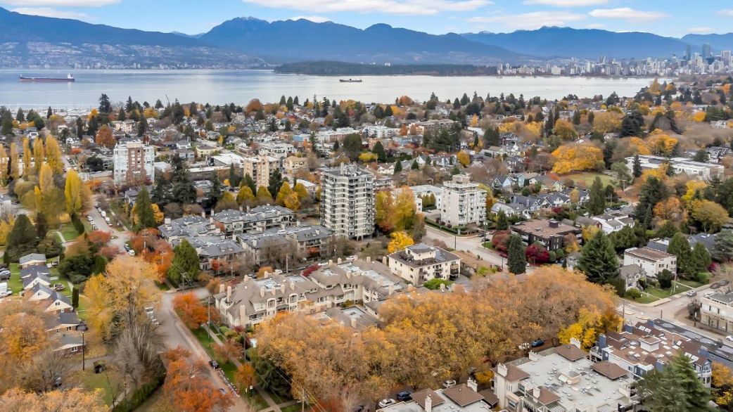 309 3755 W 8th Avenue