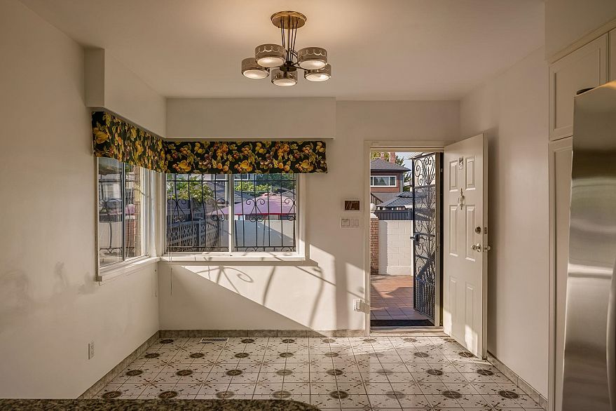 2869 Venables Street