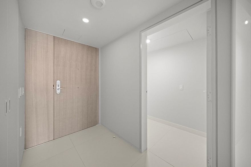 706 1033 Nelson Street