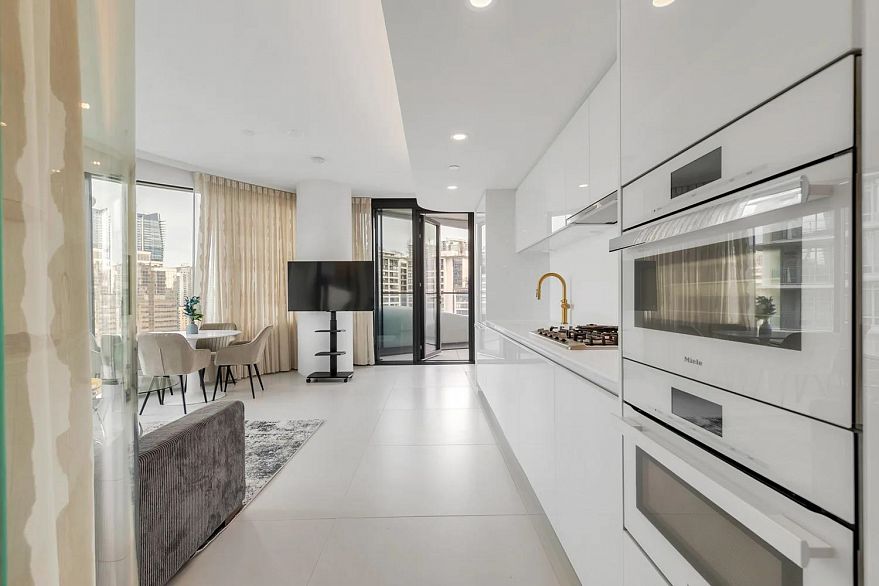 1308 1033 Nelson Street