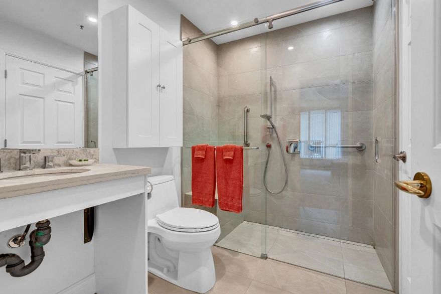 309 3755 W 8th Avenue