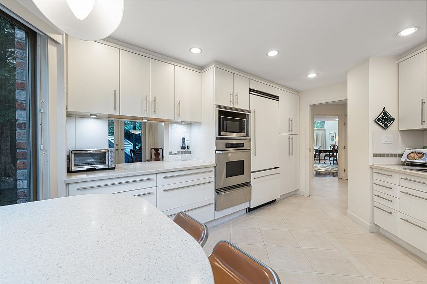 56 4900 Cartier Street