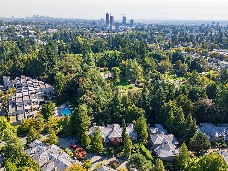 56 4900 Cartier Street