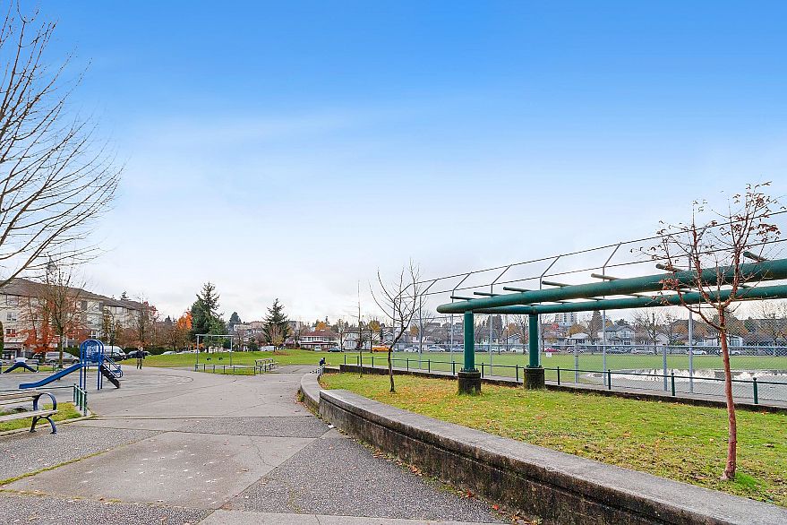 803 3438 Vanness Avenue