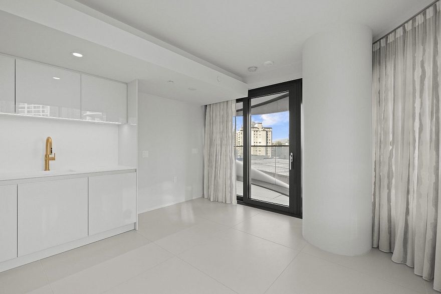 706 1033 Nelson Street