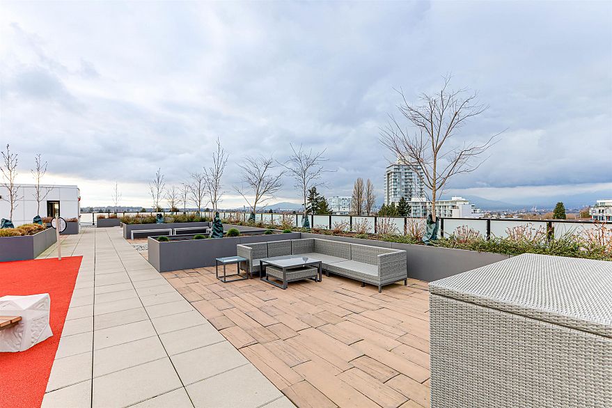 411 4933 Clarendon Street