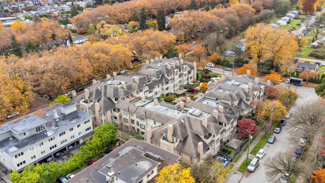 309 3755 W 8th Avenue