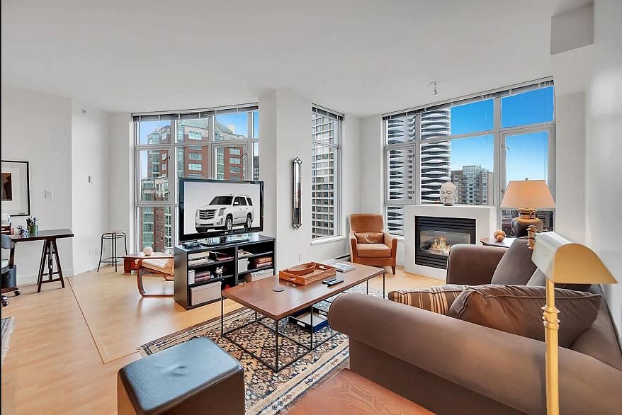 1907 1050 Smithe Street