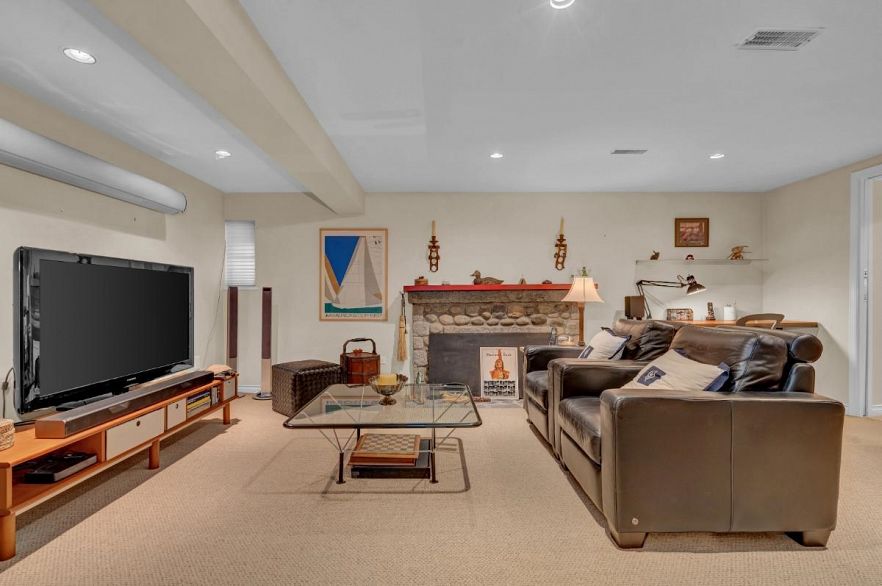 7187 Marguerite Street