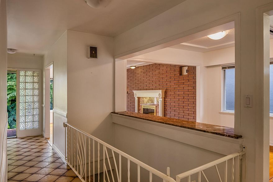 2869 Venables Street