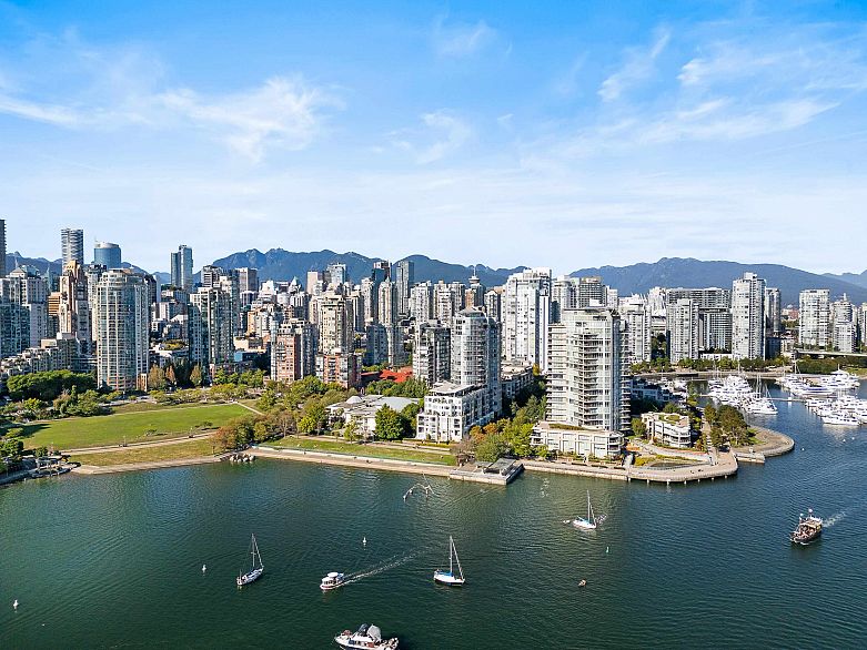 1202 1383 Marinaside Crescent