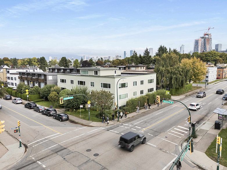 34 1480 Arbutus Street