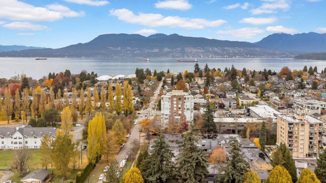 309 3755 W 8th Avenue