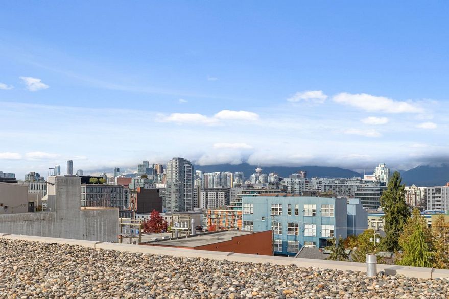 520 289 E 6th Avenue