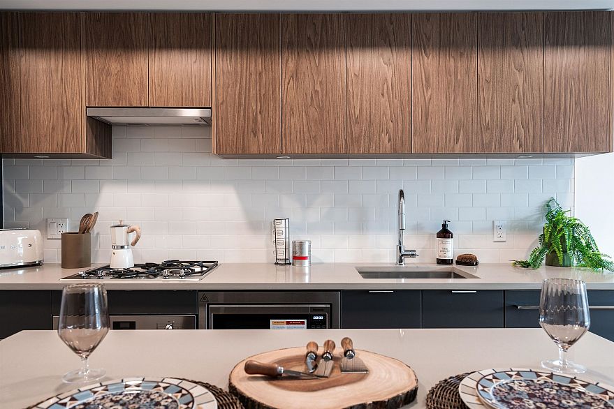 204 2419 Grant Street