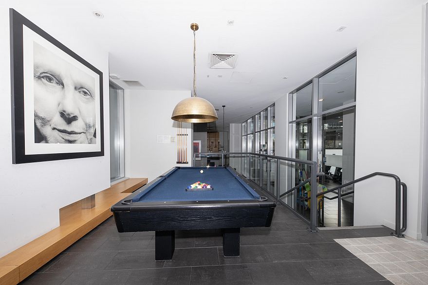 2103 1010 Richards Street