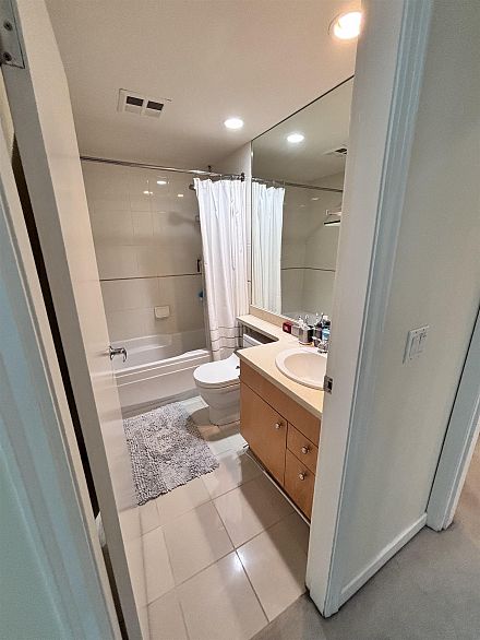 1204 1710 Bayshore Drive