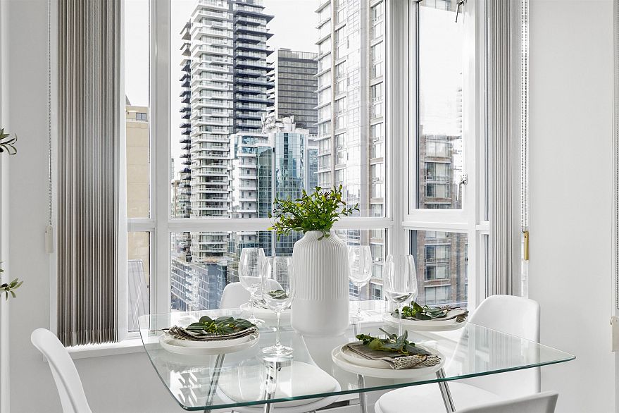 1507 1212 Howe Street