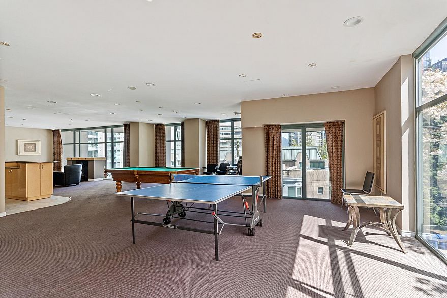 2608 1239 W Georgia Street