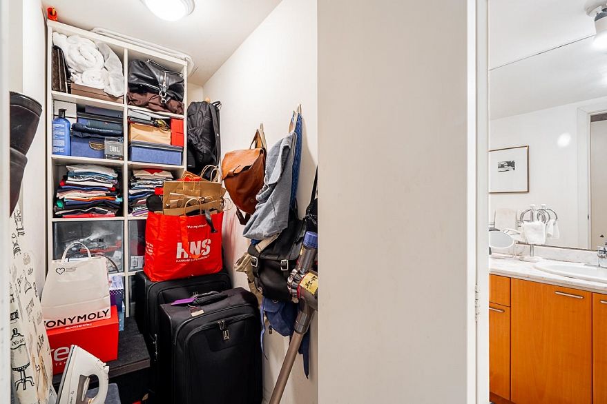 1807 1200 W Georgia Street