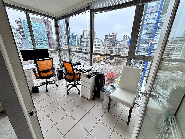 1204 1710 Bayshore Drive