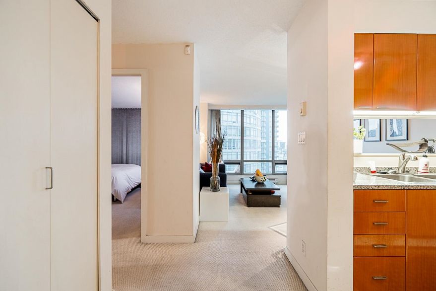 1807 1200 W Georgia Street