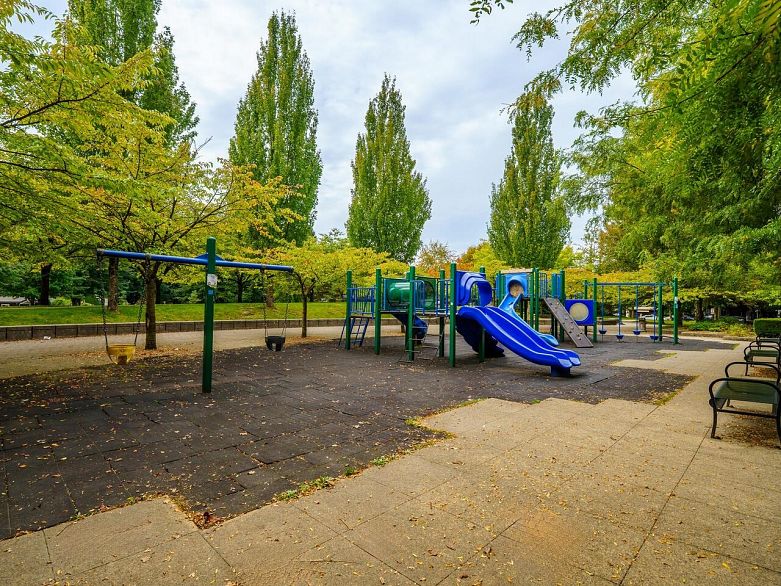 2409 3663 Crowley Drive