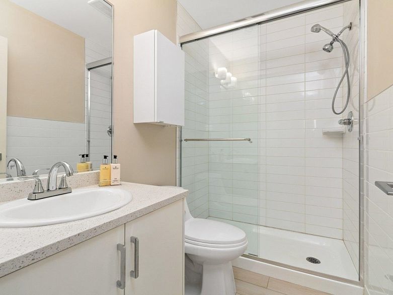 102 4577 Slocan Street