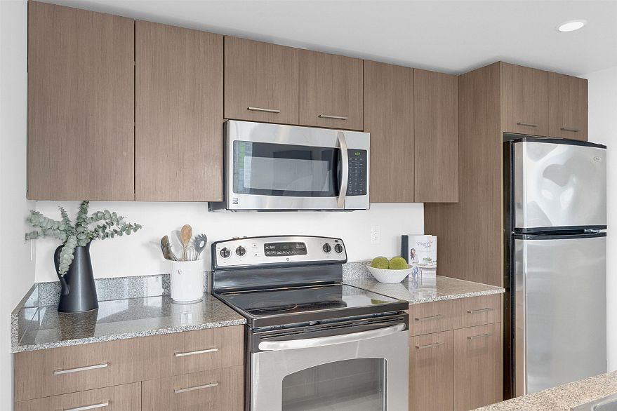 1507 1212 Howe Street