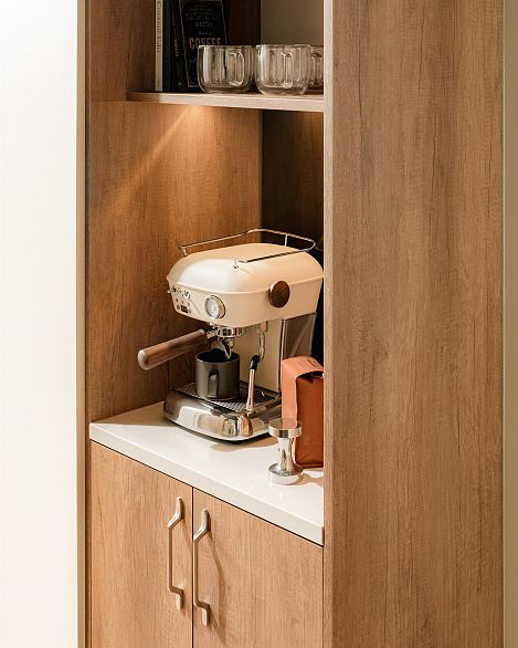 301 133 W 49th Avenue