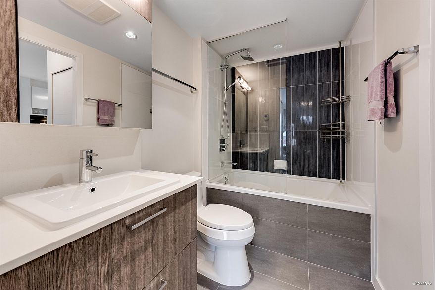 204 202 E 24th Avenue