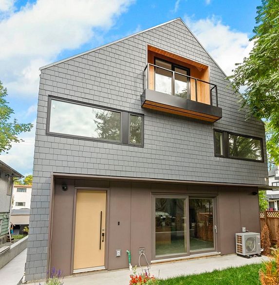 1 2091 E 20th Avenue