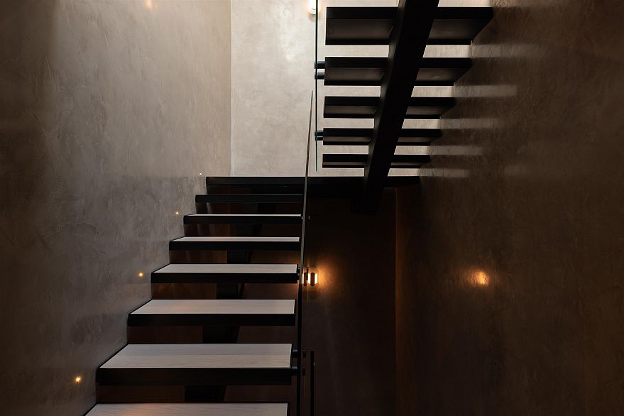 PH1 1480 Howe Street