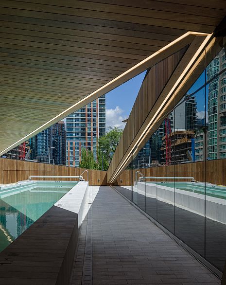 PH1 1480 Howe Street