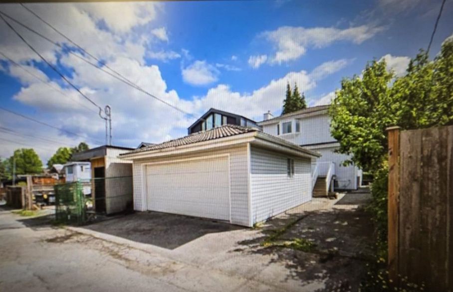 5009 ST. CATHERINES STREET, Vancouver BC V5W 3E9