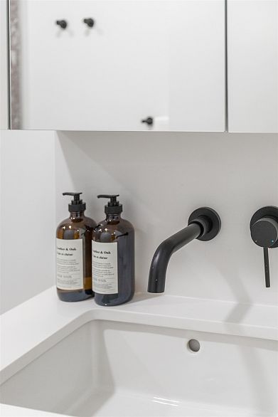 PH521 471 E Broadway