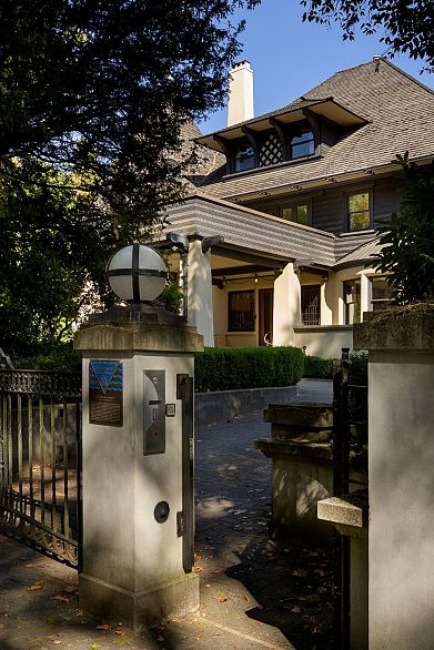 2 3838 Cypress Street