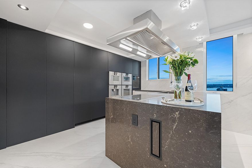 1501 845 Chilco Street