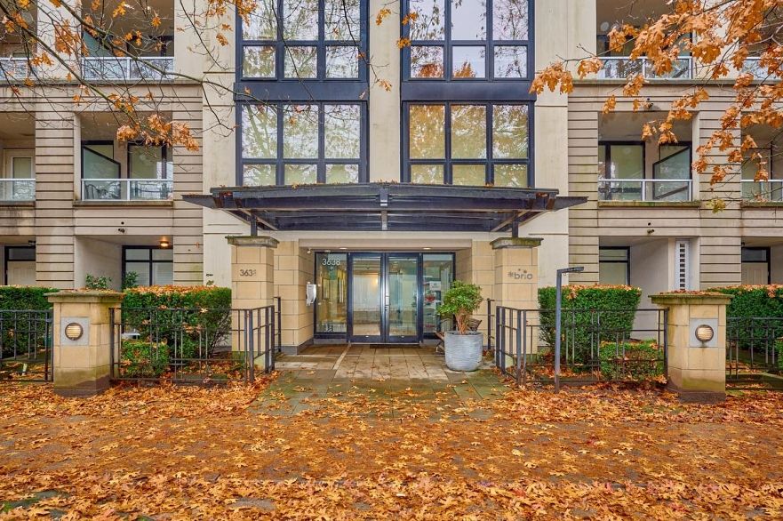 318 3638 Vanness Avenue