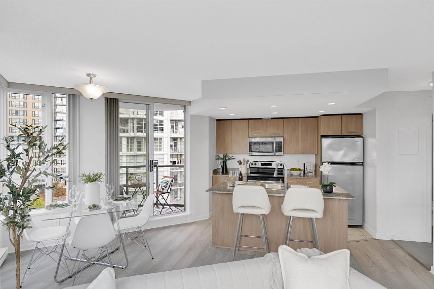 1507 1212 Howe Street