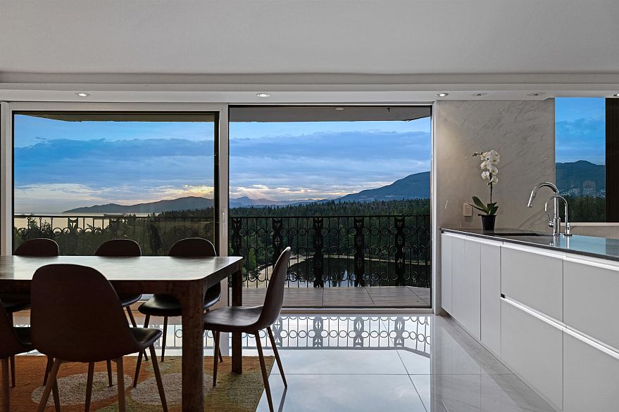 1501 845 Chilco Street