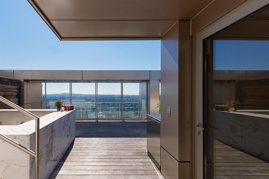 PH1 1480 Howe Street