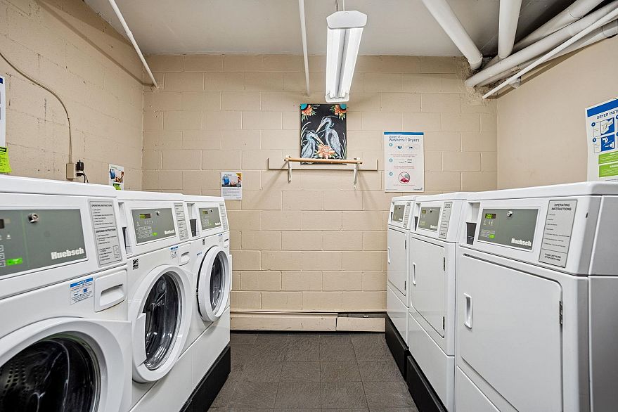 113 2033 Triumph Street