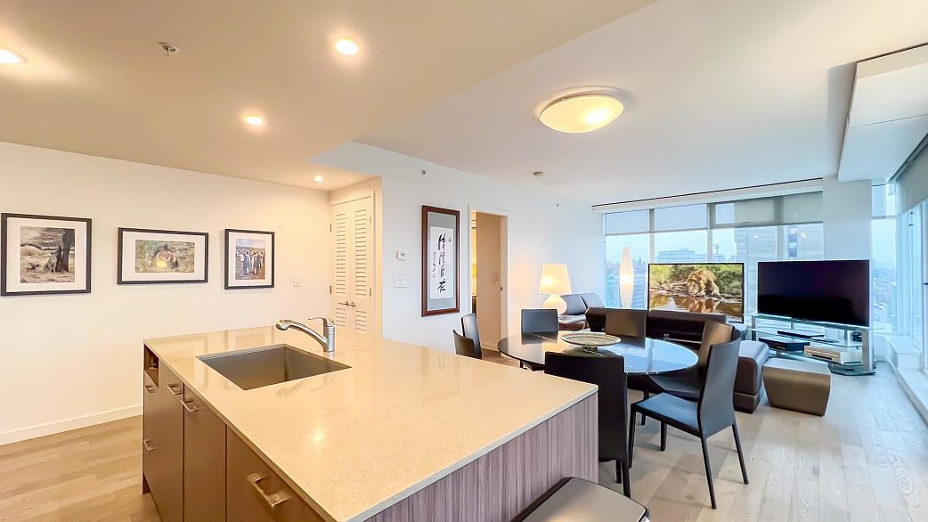 1801 2411 Heather Street