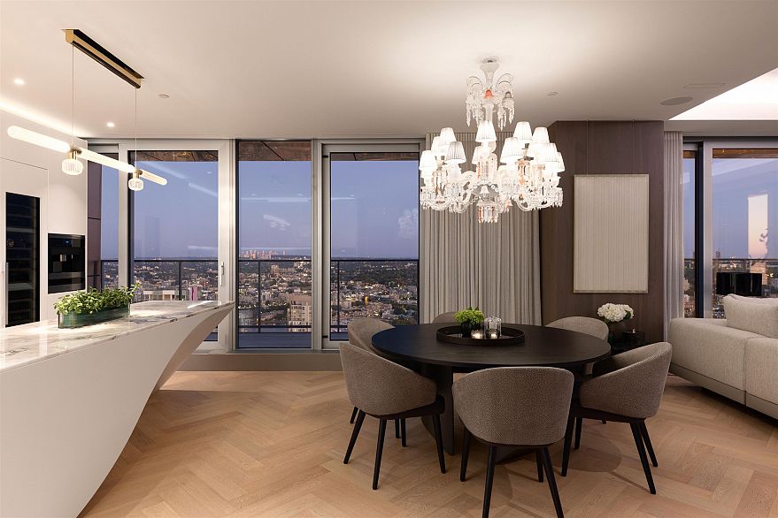 PH1 1480 Howe Street