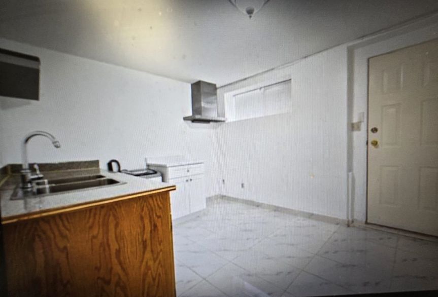 5009 ST. CATHERINES STREET, Vancouver BC V5W 3E9