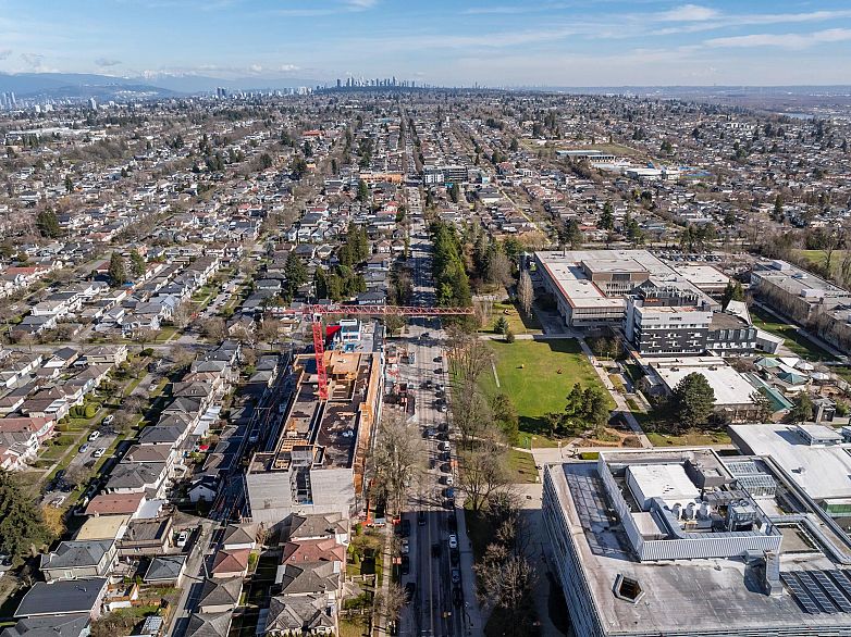 301 133 W 49th Avenue