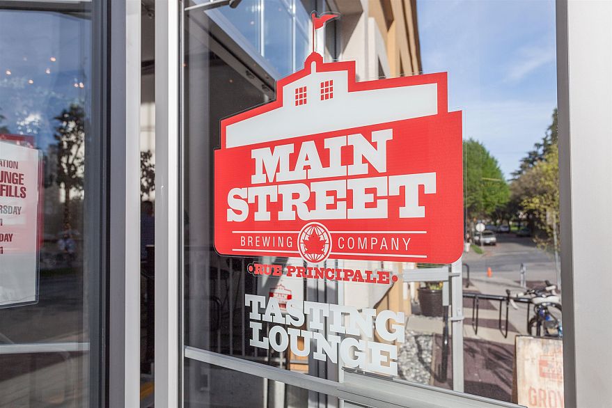 PH521 471 E Broadway