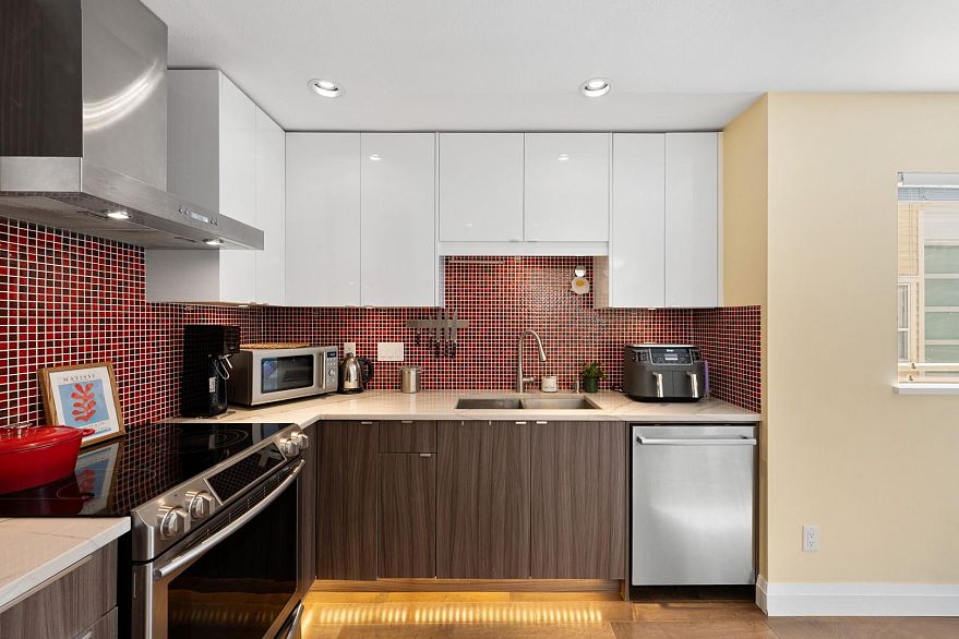 401 2929 W 4th Avenue